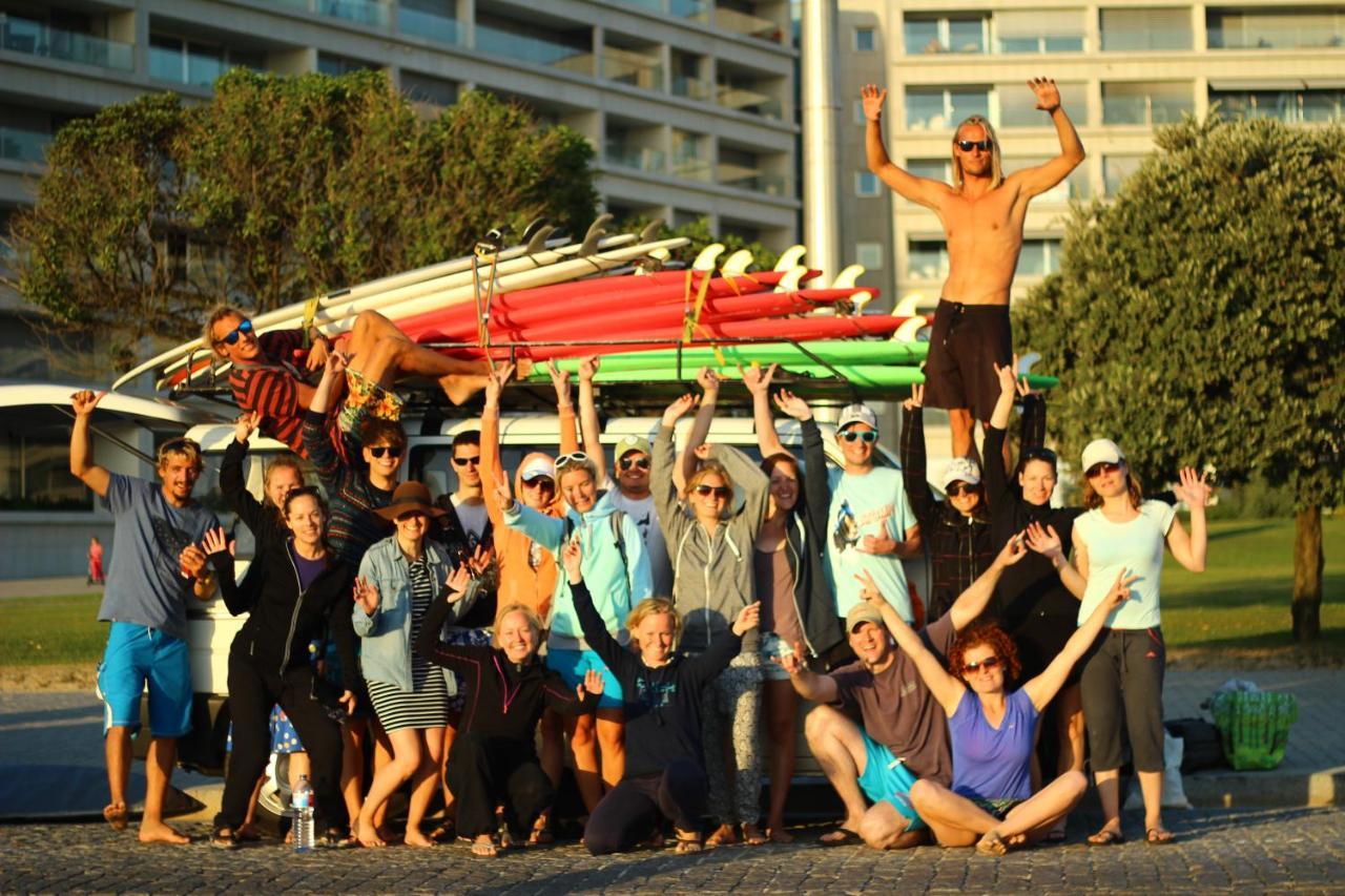 Отель Surfivor Surf Camp Эшмориш Экстерьер фото